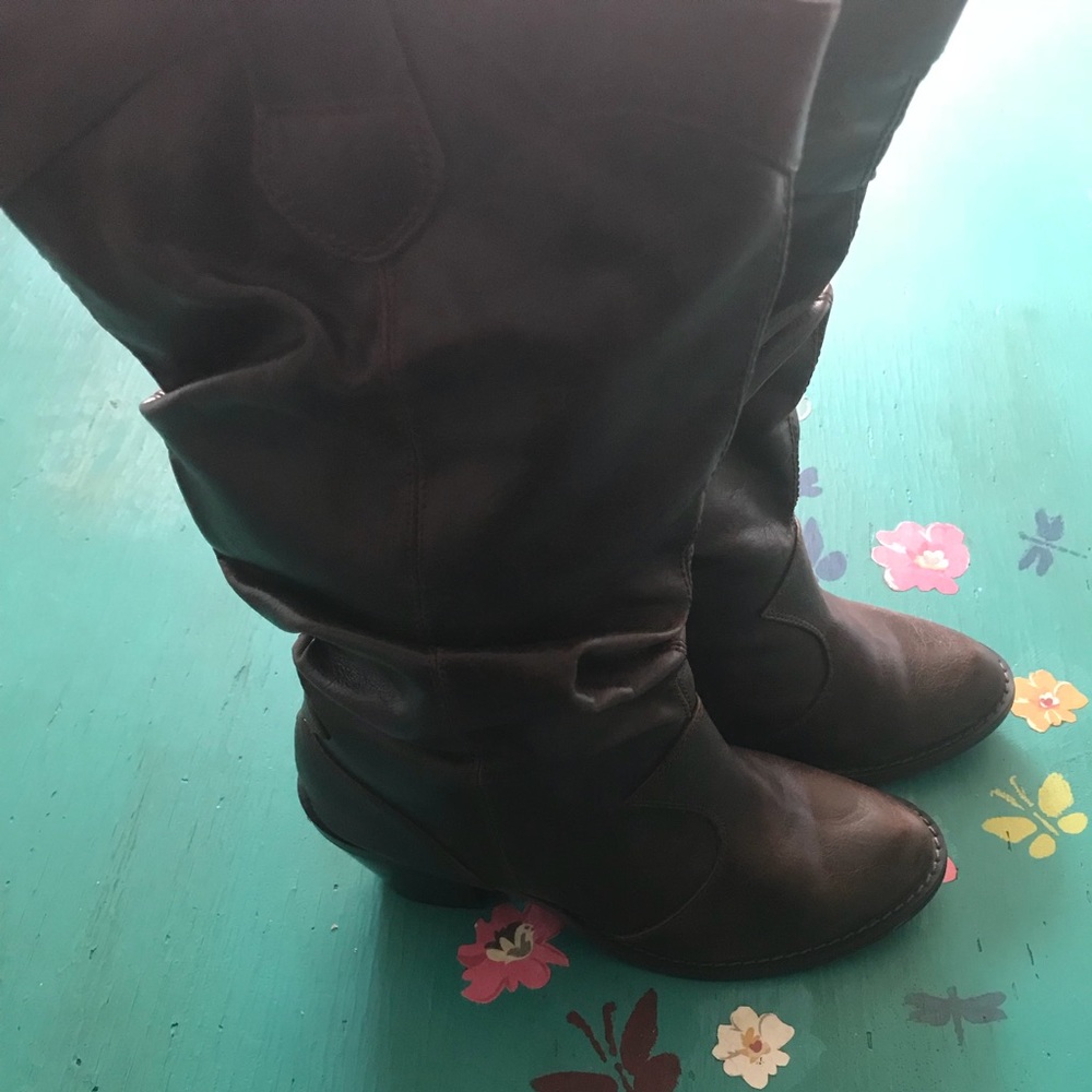 Brown scrunched boots
